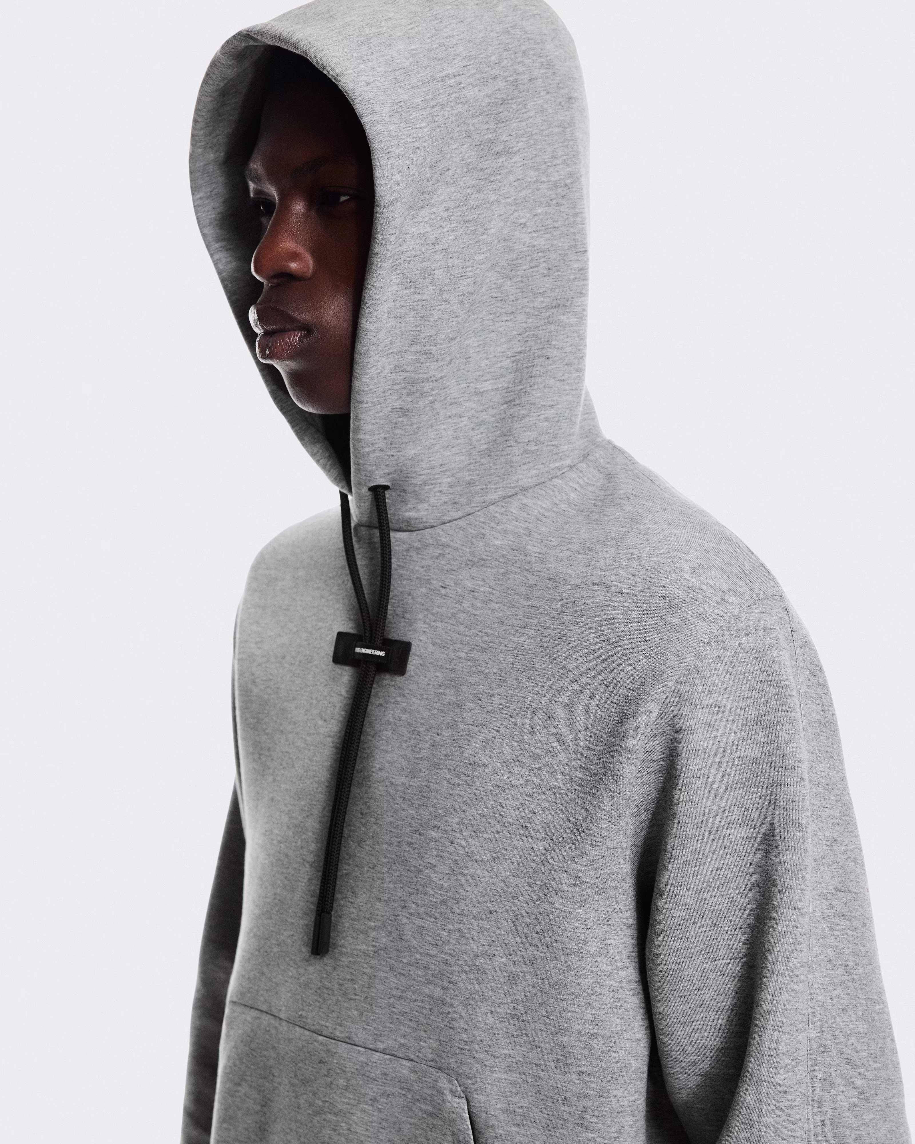 Hoodie On Focus Tech Hoodie Basalt – Image 6