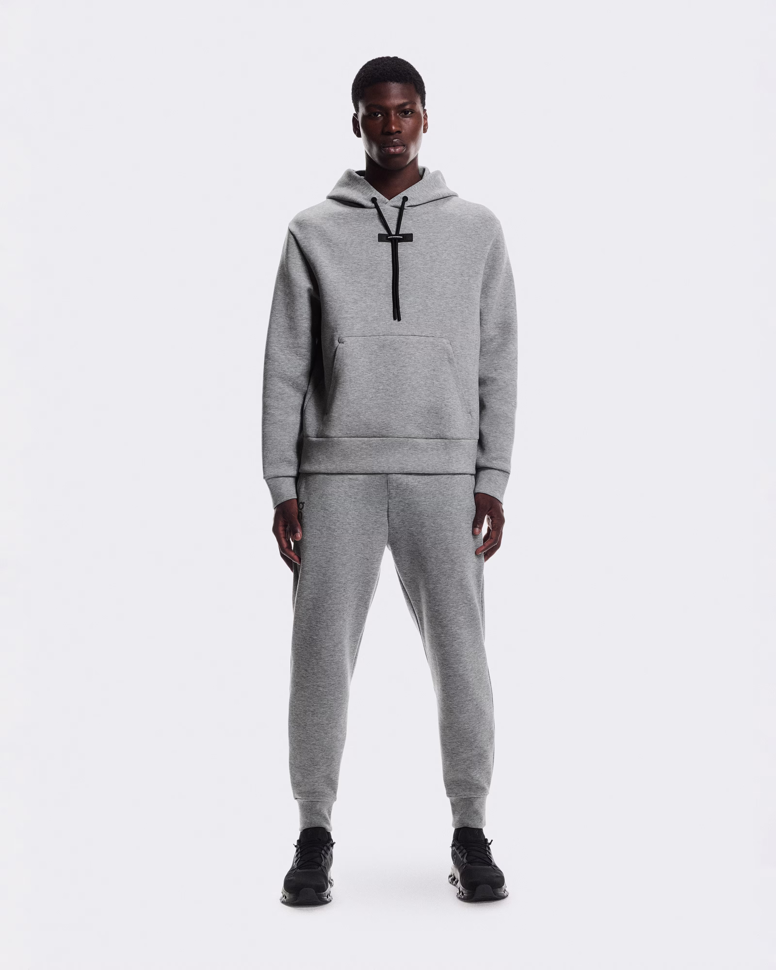 Hoodie On Focus Tech Hoodie Basalt