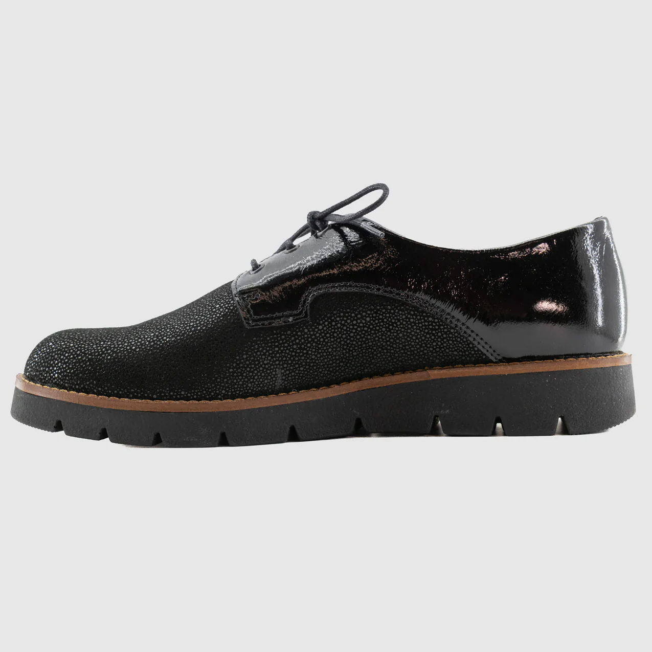 La Vague Plastigom - CAMEROUN Noir Cuir Vernis Imprimé - Sport – Image 3